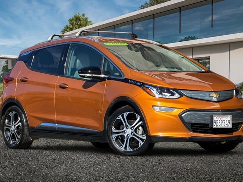 Used 2017 Chevrolet Bolt Premier w/ Driver Confidence II Package image 1