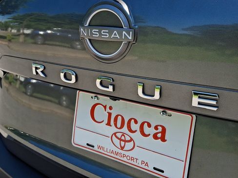Used 2023 Nissan Rogue SV AWD/4WD image 31