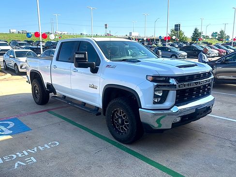 Used 2022 Chevrolet Silverado 2500 LT w/ Texas Edition AWD/4WD image 3
