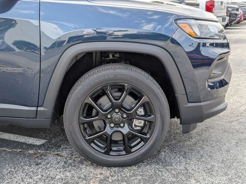 New 2026 Jeep Compass Latitude AWD/4WD image 11