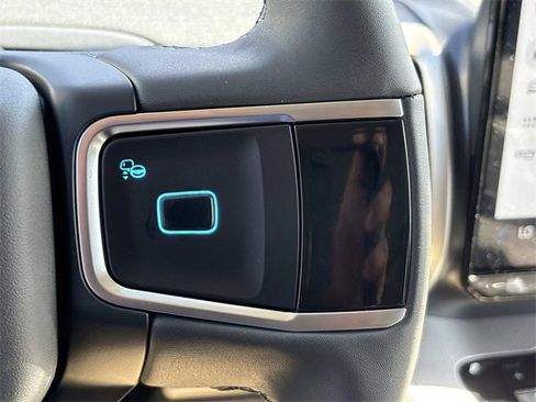 New 2025 Ford Expedition Active image 28