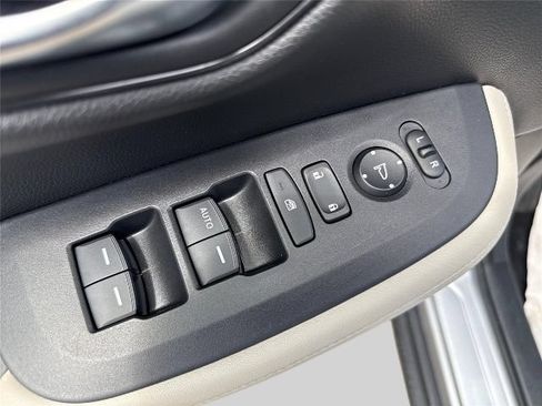 Used 2023 Honda HR-V LX image 16