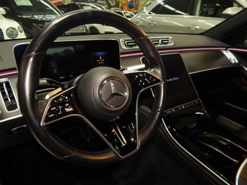 Used 2023 Mercedes-Benz S 580 4MATIC Sedan w/ AMG Line image 17