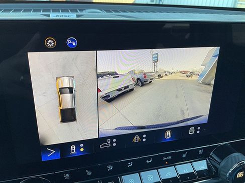 Used 2023 Chevrolet Colorado Z71 w/ Z71 Convenience Package 2 image 21