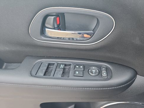 Used 2016 Honda HR-V EX image 30