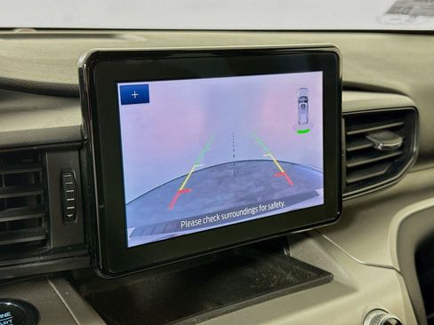 Used 2021 Ford Explorer XLT RWD image 10