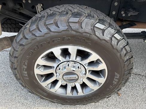 Used 2022 Ford F250 Lariat w/ Lariat Value Package image 17