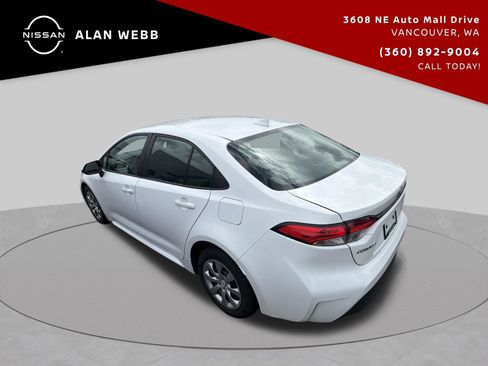 Used 2024 Toyota Corolla LE FWD image 3