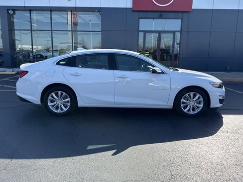 Used 2024 Chevrolet Malibu LT image 2