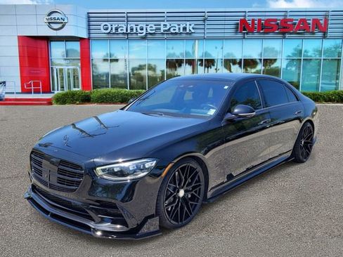 Used 2022 Mercedes-Benz S 580 4MATIC Sedan w/ AMG Line Package image 4