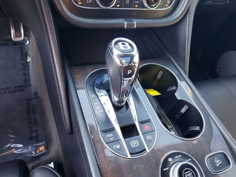 Used 2019 Bentley Bentayga AWD/4WD image 33