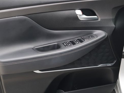 Used 2019 Hyundai Santa Fe Limited image 16