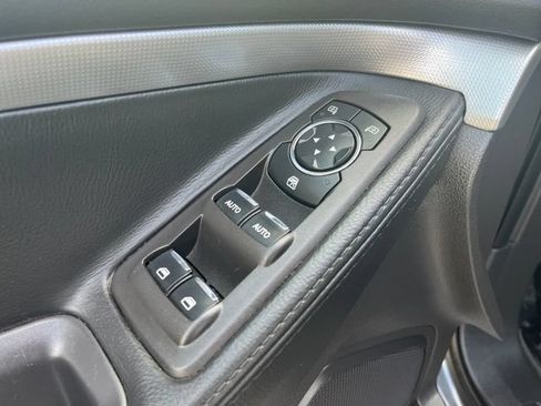 Used 2015 Ford Explorer XLT w/ Equipment Group 202A AWD/4WD image 11