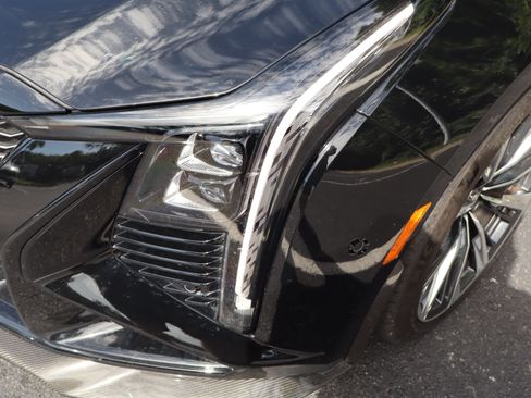 Used 2025 Cadillac CT5 V Blackwing w/ Carbon Fiber 1 Package RWD image 11
