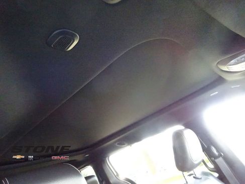 Used 2021 Chrysler Pacifica Touring-L w/ Uconnect Theater Family Group image 19