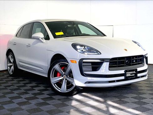 Used 2023 Porsche Macan S AWD/4WD image 9