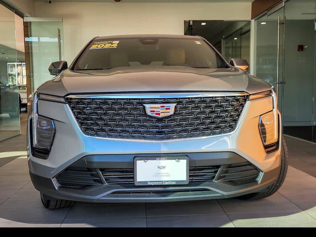 Used 2024 Cadillac XT4 Luxury w/ Cold Weather Package AWD/4WD image 5