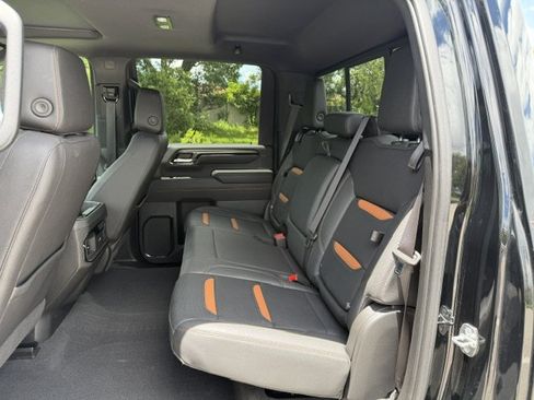 Used 2024 GMC Sierra 2500 AT4 w/ AT4 Premium Plus Package AWD/4WD image 12