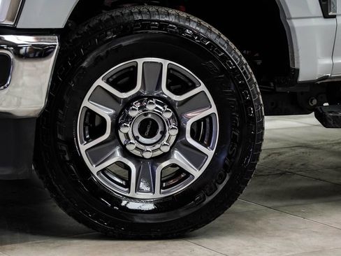 Used 2026 Ford F250 Lariat AWD/4WD image 3