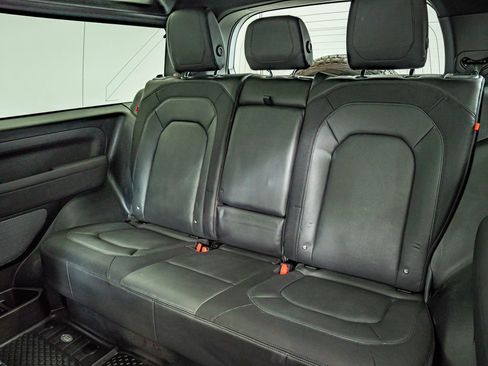 Used 2023 Land Rover Defender 90 X-Dynamic SE AWD/4WD image 35