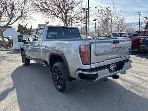 Used 2025 GMC Sierra 2500 AT4 image 4