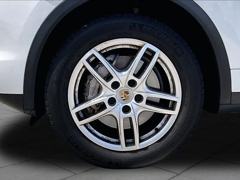Used 2014 Porsche Cayenne S AWD/4WD image 11