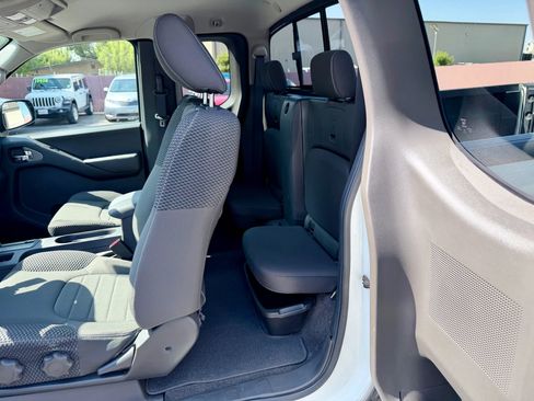 Used 2013 Nissan Frontier Desert Runner RWD image 8