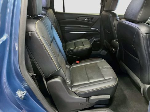 Used 2025 Chevrolet Traverse High Country AWD/4WD image 29