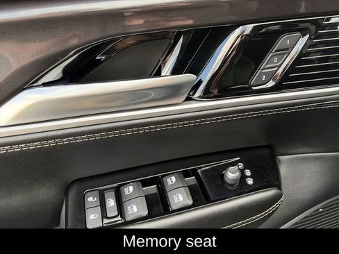 Used 2023 Jeep Wagoneer 4WD image 21