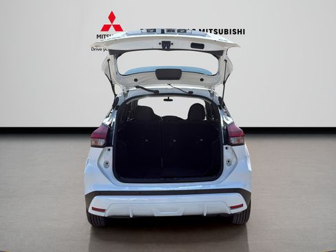 Used 2024 Nissan Kicks SR FWD image 9