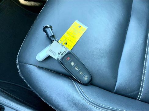 Used 2019 Ford Escape Titanium FWD image 15
