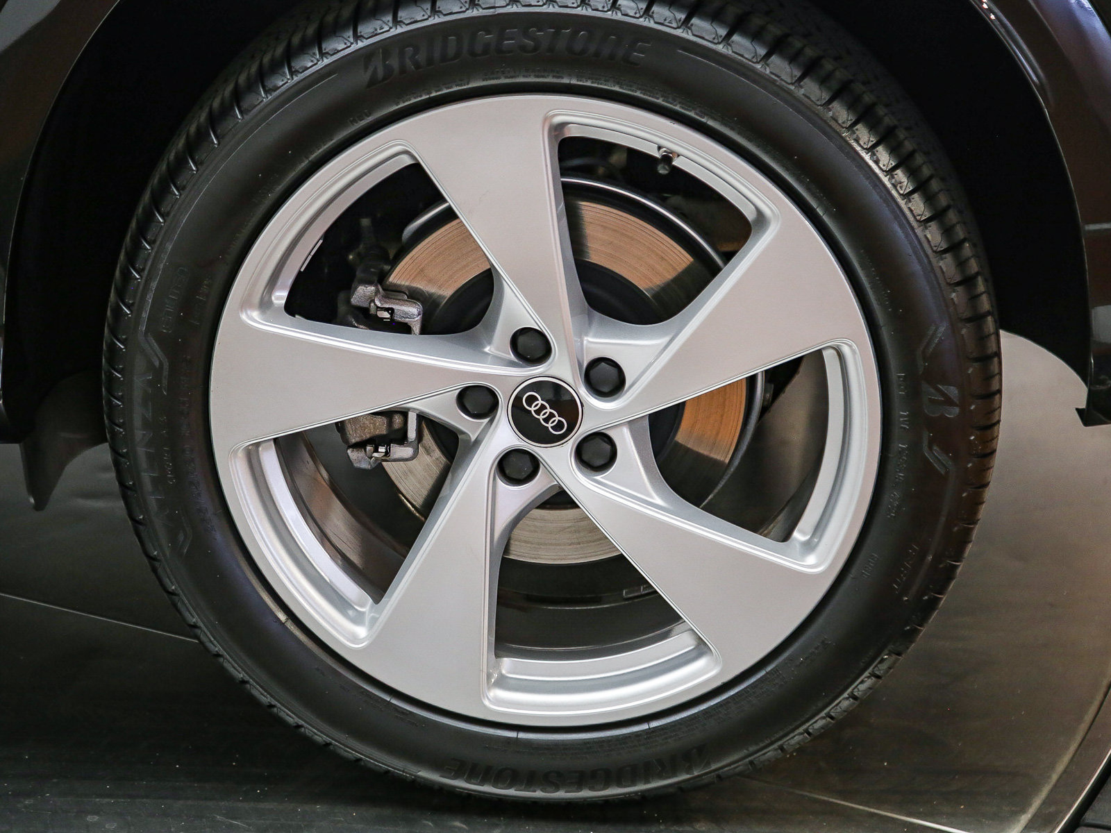Certified 2025 Audi Q5 Premium AWD/4WD image 11