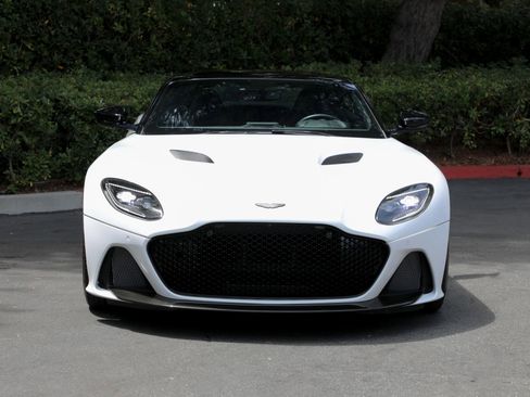 Used 2023 Aston Martin DBS Coupe RWD image 5
