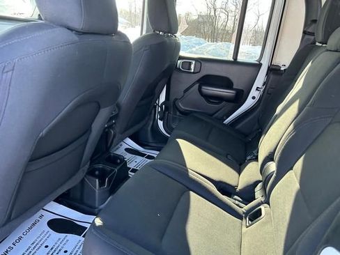 Used 2021 Jeep Gladiator Willys image 13