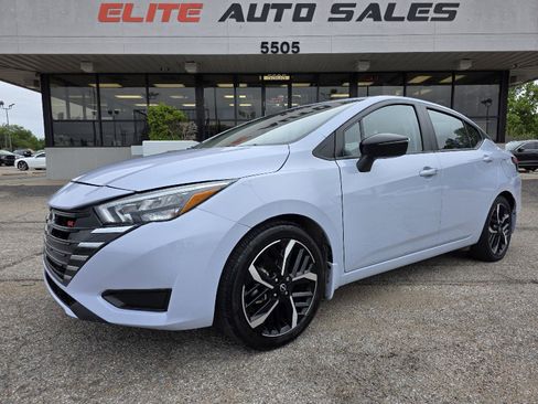 Used 2023 Nissan Versa SR w/ Electronics Package FWD image 1