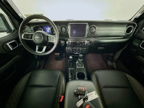 Used 2023 Jeep Gladiator Overland AWD/4WD image 10
