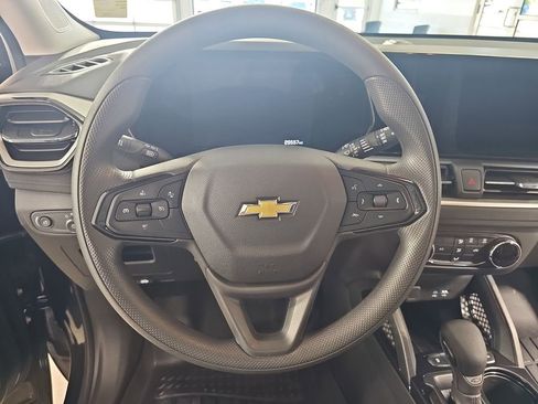 Used 2025 Chevrolet TrailBlazer LS w/ LS Convenience Package AWD/4WD image 22
