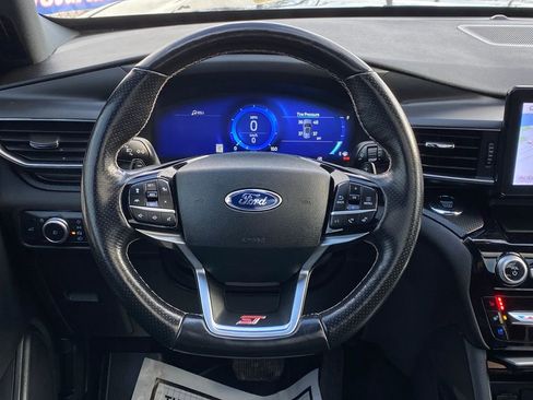 Used 2022 Ford Explorer ST w/ ST Street Pack image 25