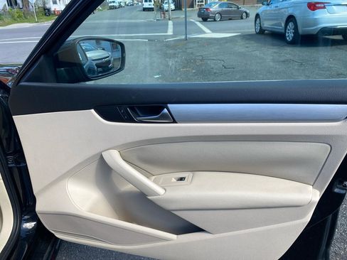 Used 2013 Volkswagen Passat TDI SE FWD image 21