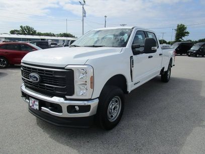 New 2025 Ford F250 XL w/ FX4 Off-Road Package