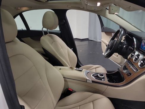 Used 2019 Mercedes-Benz C 300 4MATIC Sedan image 31