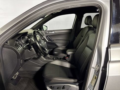 Used 2021 Volkswagen Tiguan SE AWD/4WD image 11