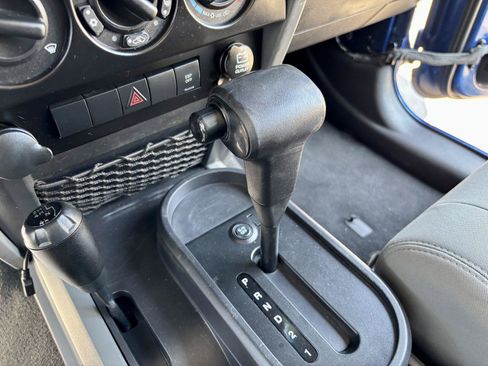 Used 2009 Jeep Wrangler X AWD/4WD image 5