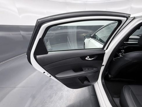 Used 2023 Kia Forte GT-Line w/ GT-Line Technology Package FWD image 18