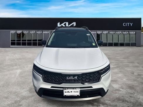 Certified 2023 Kia Sorento S w/ Panoramic Sunroof Package AWD/4WD image 2