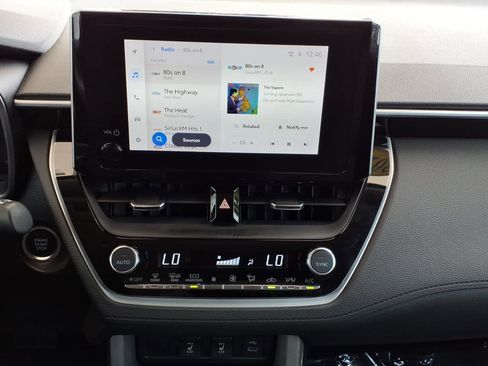 Used 2023 Toyota Corolla Cross XLE FWD image 23