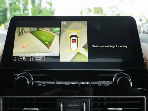 Used 2024 INFINITI QX80 Sensory image 14