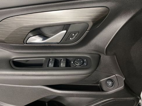 Used 2024 GMC Terrain SLE w/ Driver Convenience Package FWD image 13
