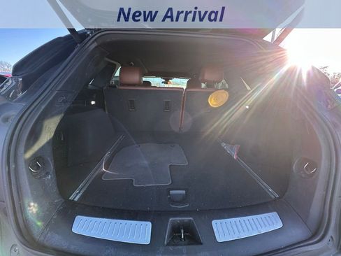 Used 2020 Cadillac XT5 Premium Luxury w/ LPO, Floor Liner Package image 10