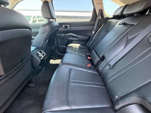 Used 2024 Kia Sorento S FWD image 28